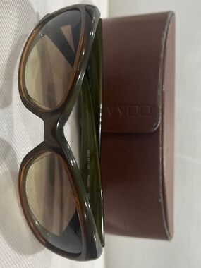 Oliver Peoples Sunglasses with Case.